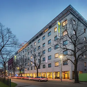 3* מלון Express Centre By Ihg