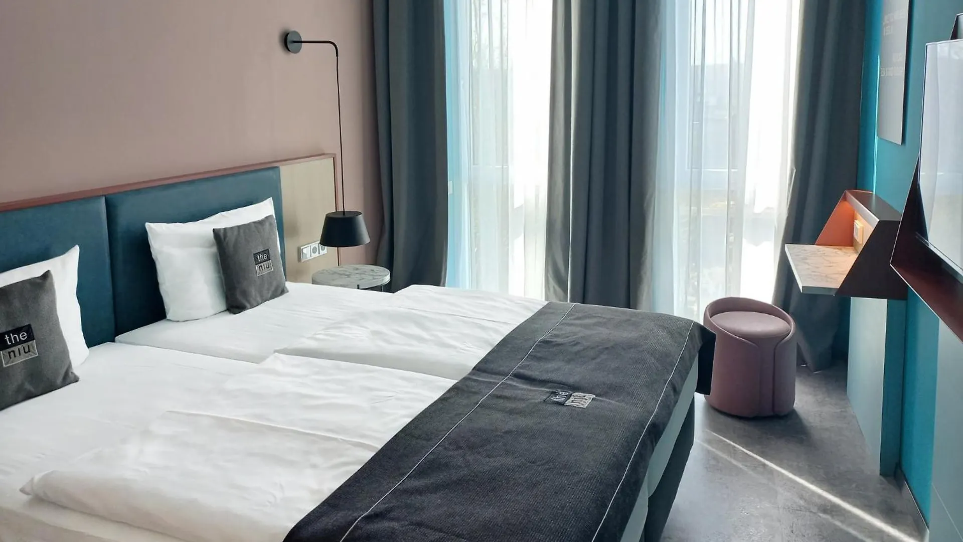 호텔 Holiday Inn - The Niu, Pax Berlin Airport By Ihg